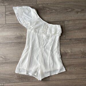 NWT Honey Belle One Shoulder Romper